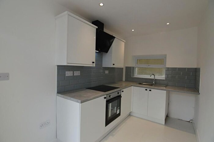 2 Bedroom Terraced House To Rent In East Road, Tylorstown, Ferndale, CF43