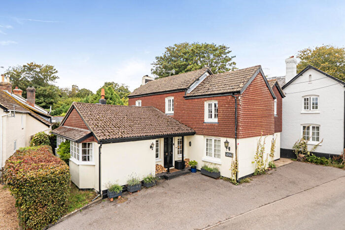 4 Bedroom Detached House For Sale In Nettlebeds Lane, Alresford, SO24