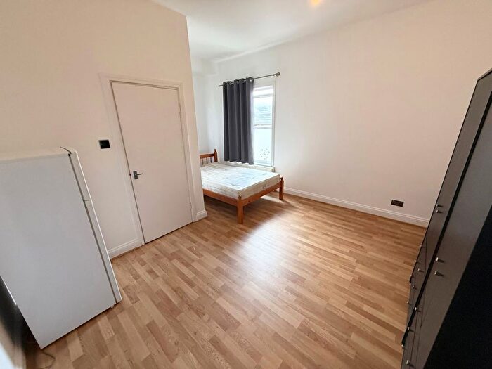 1 Bedroom Studio To Rent In Fore Street, Edmonton, N18