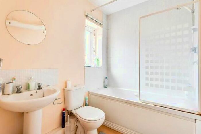 1 Bedroom Property To Rent In Padstow Road, Swindon, SN2