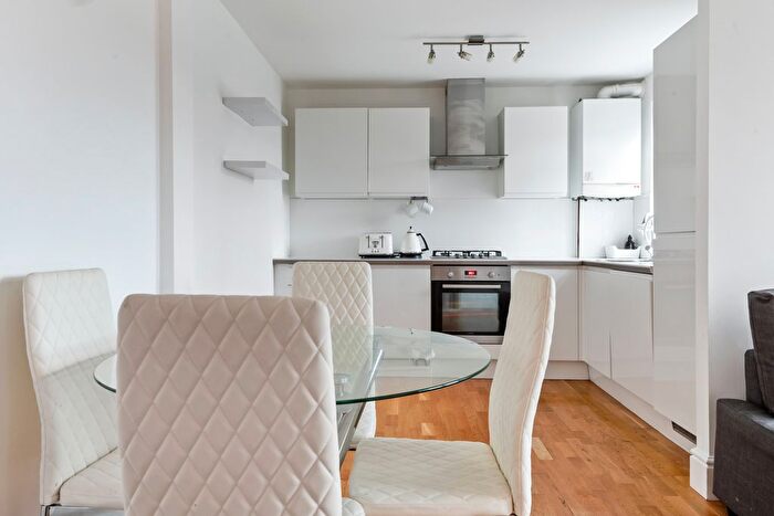 1 Bedroom Flat To Rent In Aeroville, London, NW9