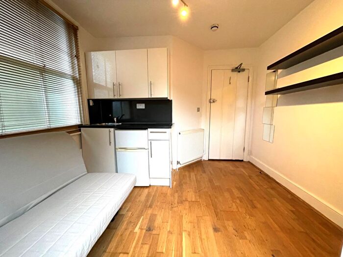 Studio To Rent In Digby Crescent, Finsbury Park, N4