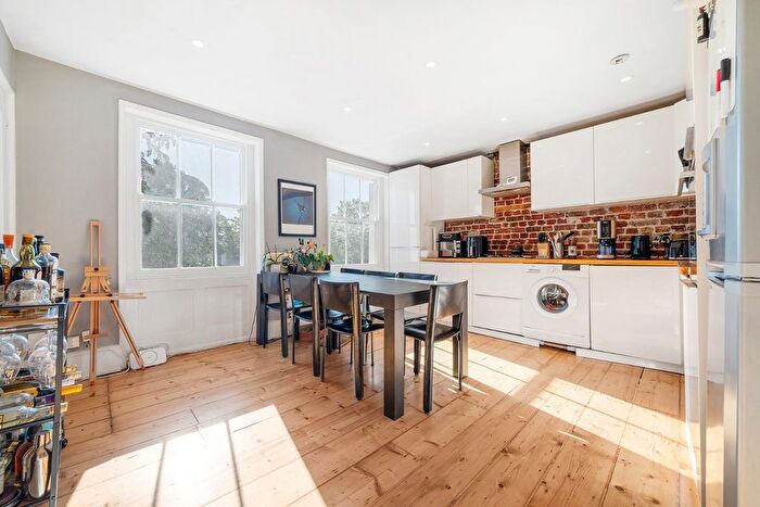 2 Bedroom Flat For Sale In Brixton Road, SW9