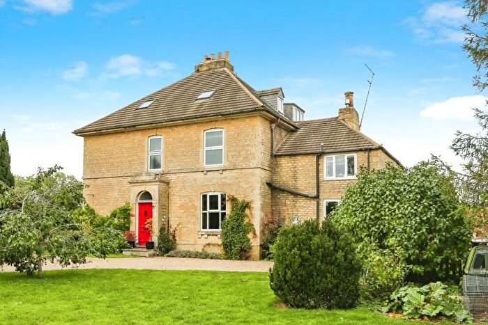 4 Bedroom Semi-Detached House For Sale In Station Road, Corby Glen, Grantham, NG33