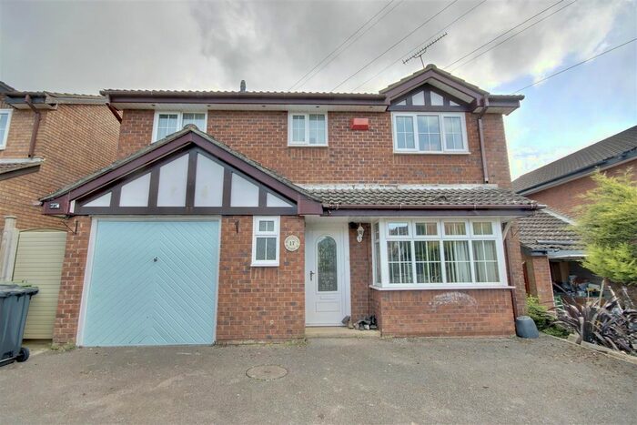 4 Bedroom Detached House To Rent In Holdenhurst Close, Waterlooville, PO8