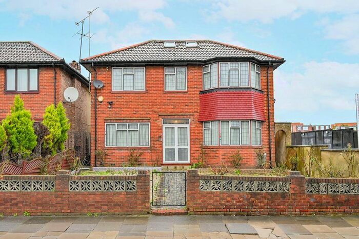 5 Bedroom Semi-Detached House To Rent In East Acton Lane, Acton, London, W3