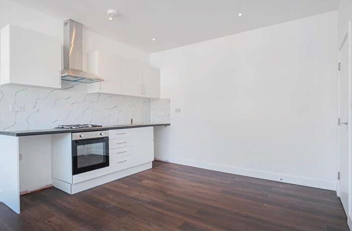 1 Bedroom Flat To Rent In High Street Sittingbourne, ME10