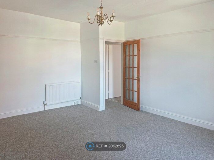 1 Bedroom Flat To Rent In Belmont House, Swindon, SN1