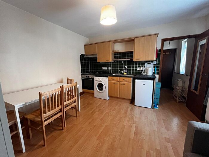 1 Bedroom Flat To Rent In Tollington Park, London, N4