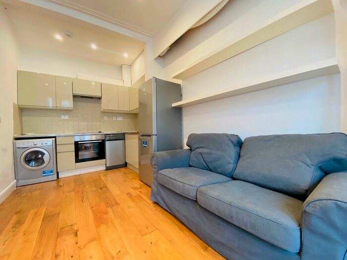2 Bedroom Flat To Rent In Mayton Street, Holloway, N7