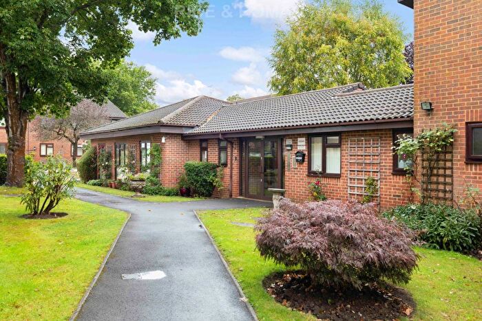 1 Bedroom Flat To Rent In Tarragon Drive, Guildford, GU2