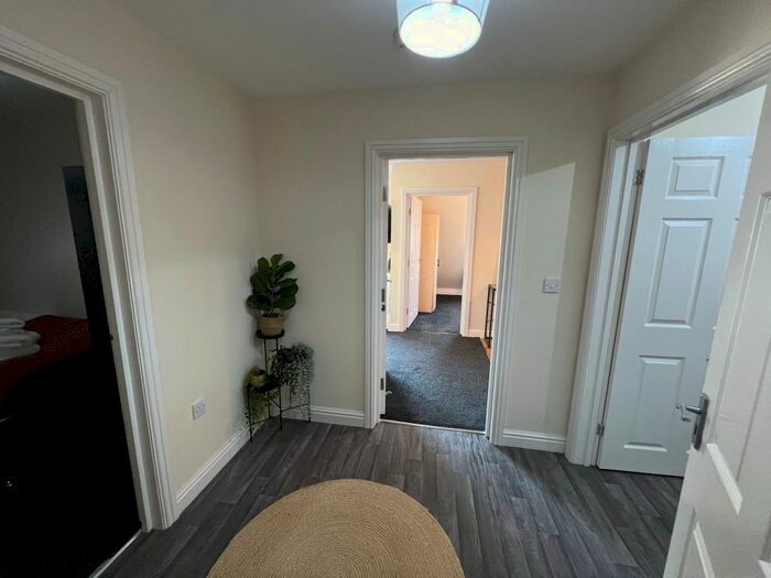 2 Bedroom Flat To Rent In St. Helens Road, Swansea, SA1