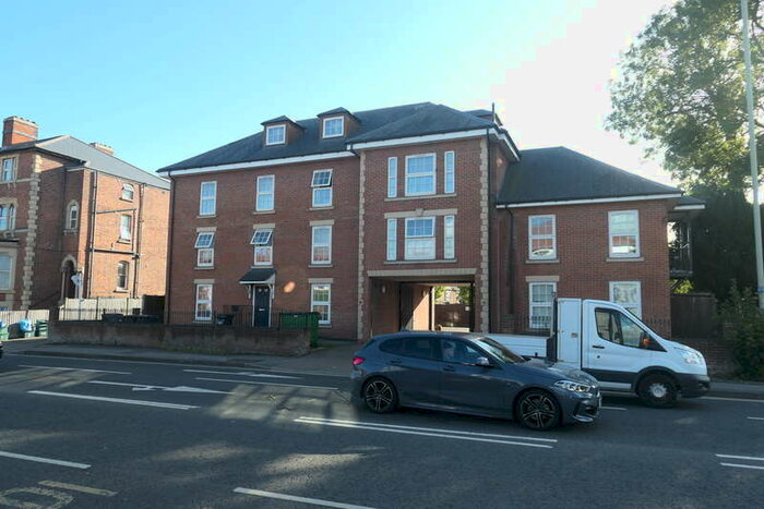 2 Bedroom Flat To Rent In Barnwood Road, Gloucester, GL2