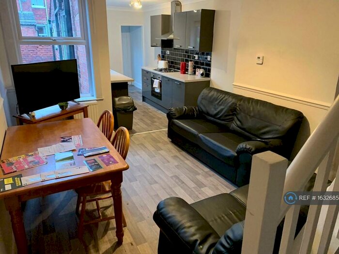 3 Bedroom Terraced House To Rent In Whitehall Grove, Lincoln, LN1