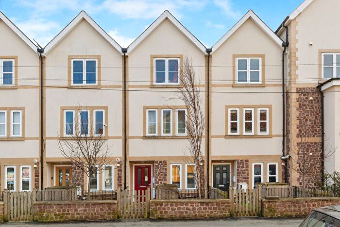 4 Bedroom Town House For Sale In Station Road, Bristol, BS11