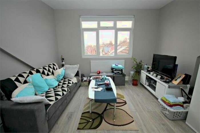 1 Bedroom Flat To Rent In High Road, Willesden, NW10