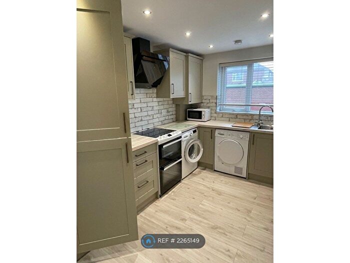 2 Bedroom Flat To Rent In Garstang Road, Preston, PR3