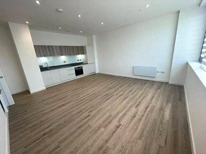 1 Bedroom Flat To Rent In Springfield House, Ashwood Park, Basingstoke, RG23