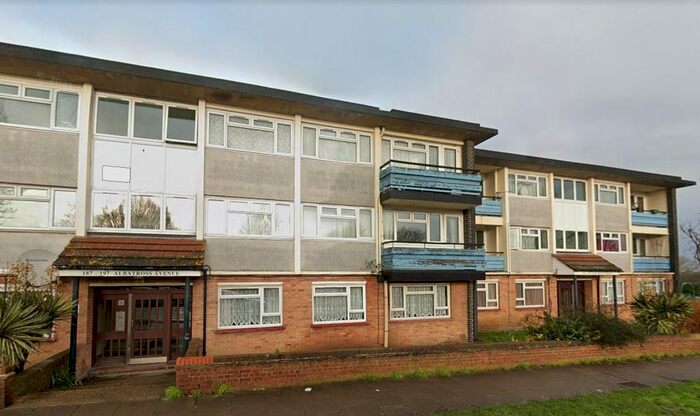 3 Bedroom Flat To Rent In Albatross Avenue, Rochester, ME2