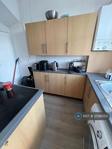 2 Bedroom End Of Terrace House To Rent In Harold Terrace, Leeds, LS6