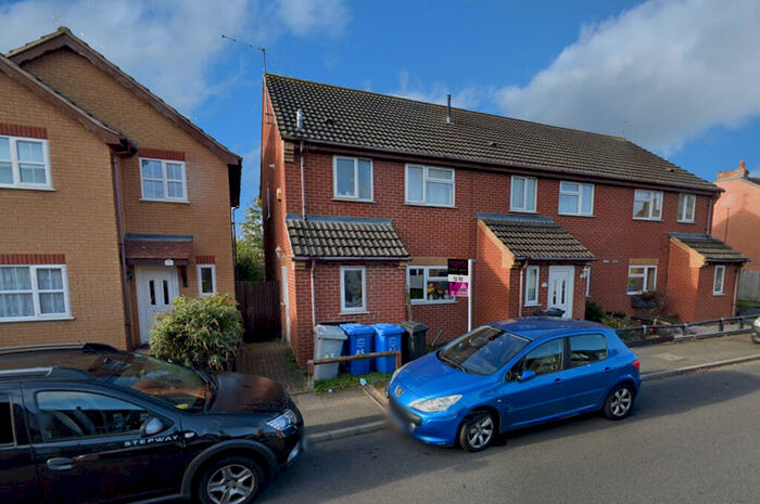 3 Bedroom End Of Terrace House To Rent In Finedon Street, Burton Latimer, NN15