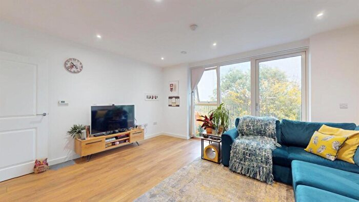 1 Bedroom Flat For Sale In Mahindra Way, Beckton, E6