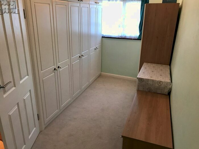 1 Bedroom End Of Terrace House To Rent In Legrace Avenue, Hounslow, TW4