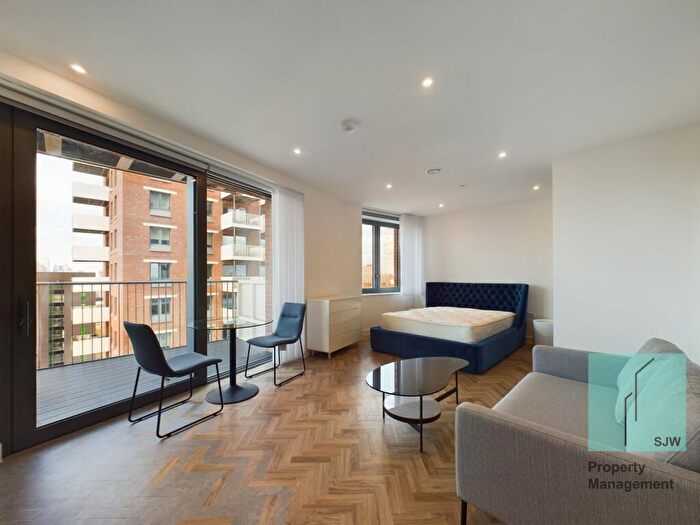 Apartment To Rent In Makers Yard, Skyline Apartments, E3