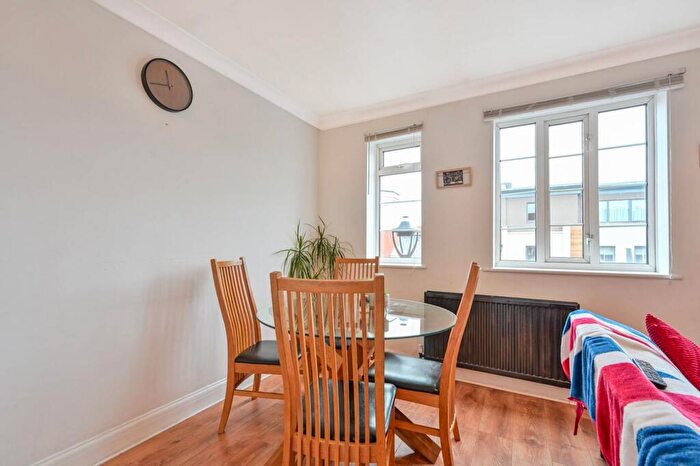 2 Bedroom Flat For Sale In Central Parade, St Marks Hill, Surbiton, KT6