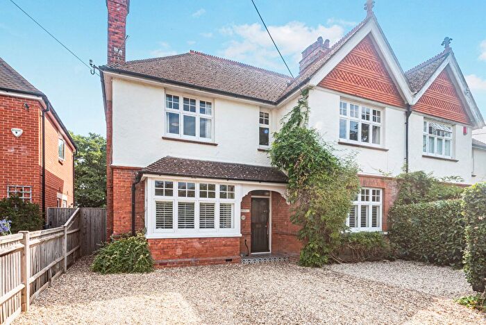 4 Bedroom Semi-Detached House For Sale In St. Johns Road, Mortimer Common, Reading, RG7