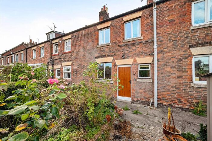 2 Bedroom Terraced House For Sale In Estcourt Crescent, Devizes, SN10