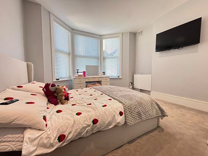 2 Bedroom Flat To Rent In Queens Road, Bromley, BR1