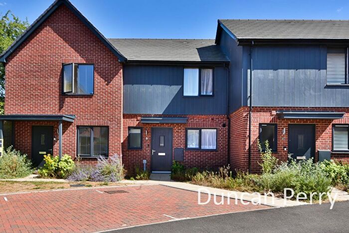 2 Bedroom Terraced House For Sale In Overfield Close, Hatfield, AL10