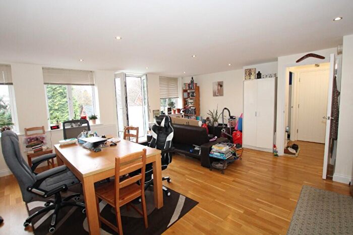 1 Bedroom Flat For Sale In Headley Road, Hindhead, Surrey, GU26