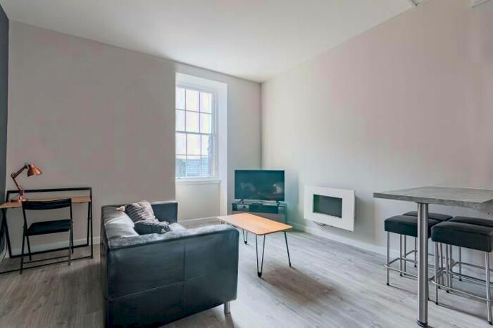 1 Bedroom Flat To Rent In Leith Street, Edinburgh, EH1