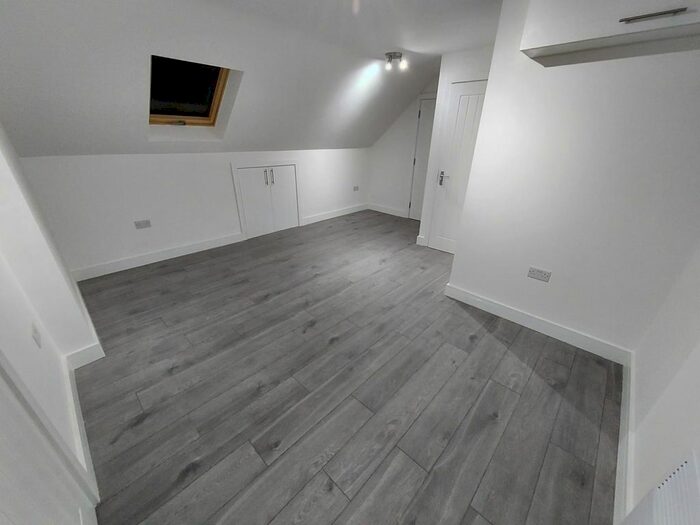 1 Bedroom Studio To Rent In Bromley Road, London N17