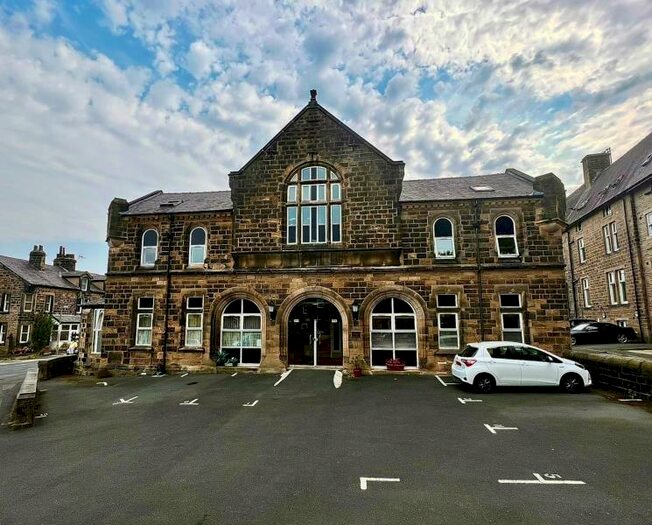 2 Bedroom Apartment To Rent In Grove Square Regent Road Ilkley, LS29