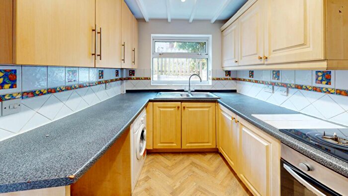 6 Bedroom House To Rent In Dorset Street, BA2