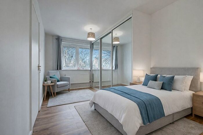 2 Bedroom Flat To Rent In Joules House, Christchurch Avenue, Kilburn, NW6