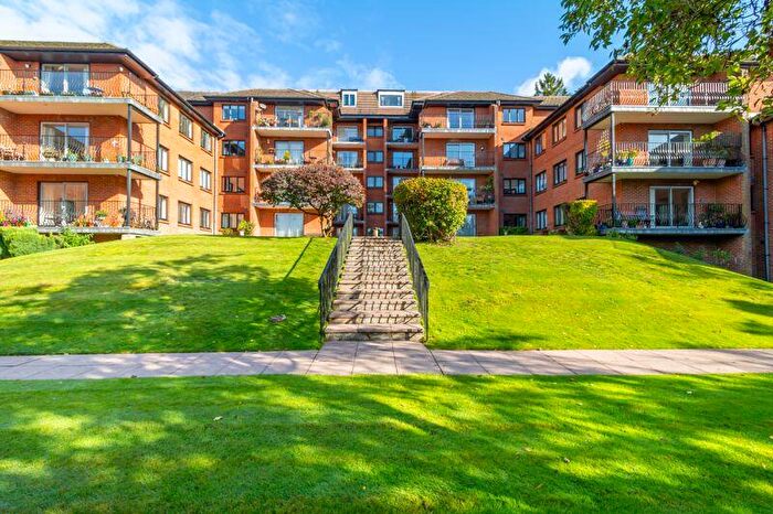 2 Bedroom Apartment For Sale In Landscape Road, Warlingham, CR6