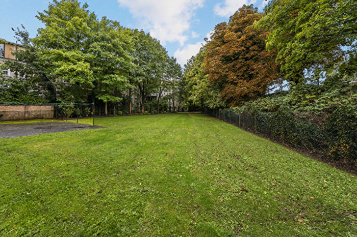 2 Bedroom Apartment For Sale In West Barnes Lane, New Malden, KT3