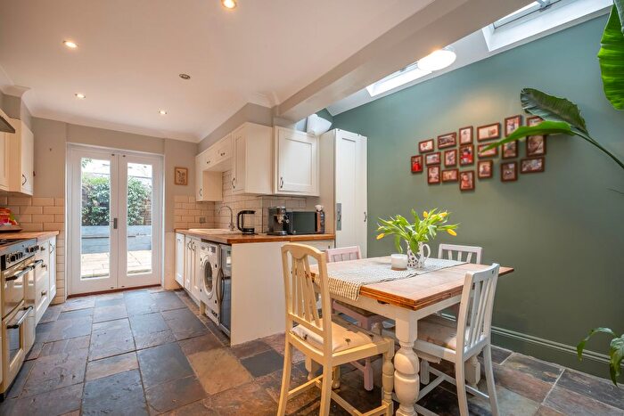 5 Bedroom End Of Terrace House For Sale In Aboyne Road, London, SW17