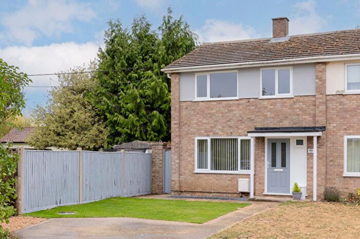 3 Bedroom Semi Detached House For Sale In St. Giles, Bletchingdon, OX5