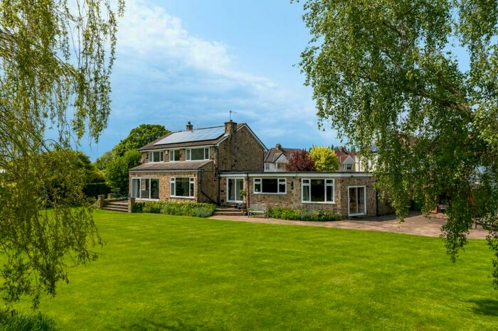 4 Bedroom Detached House For Sale In Moor Drive, Otley, West Yorkshire, LS21