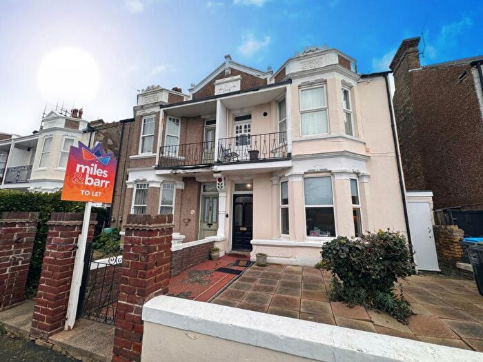 2 Bedroom Flat To Rent In Seapoint Road, Broadstairs, Kent, CT10