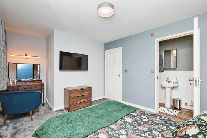 3 Bedroom Terraced House For Sale In Cape Court, Derby, DE24