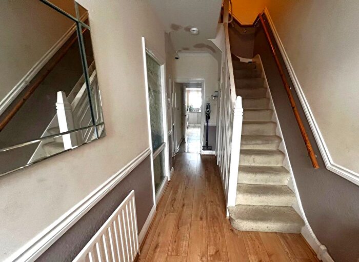 3 Bedroom Terraced House For Sale In Brangbourne Road, Bromley, BR1