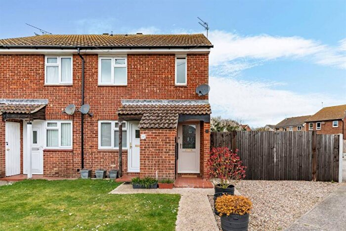 1 Bedroom Apartment For Sale In Harvest Court, Herne Bay, CT6