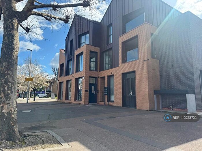 2 Bedroom Flat To Rent In Crownfield Road, London, E15