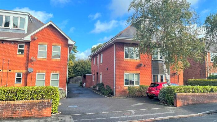 2 Bedroom Flat To Rent In Alton Road, Bournemouth BH10